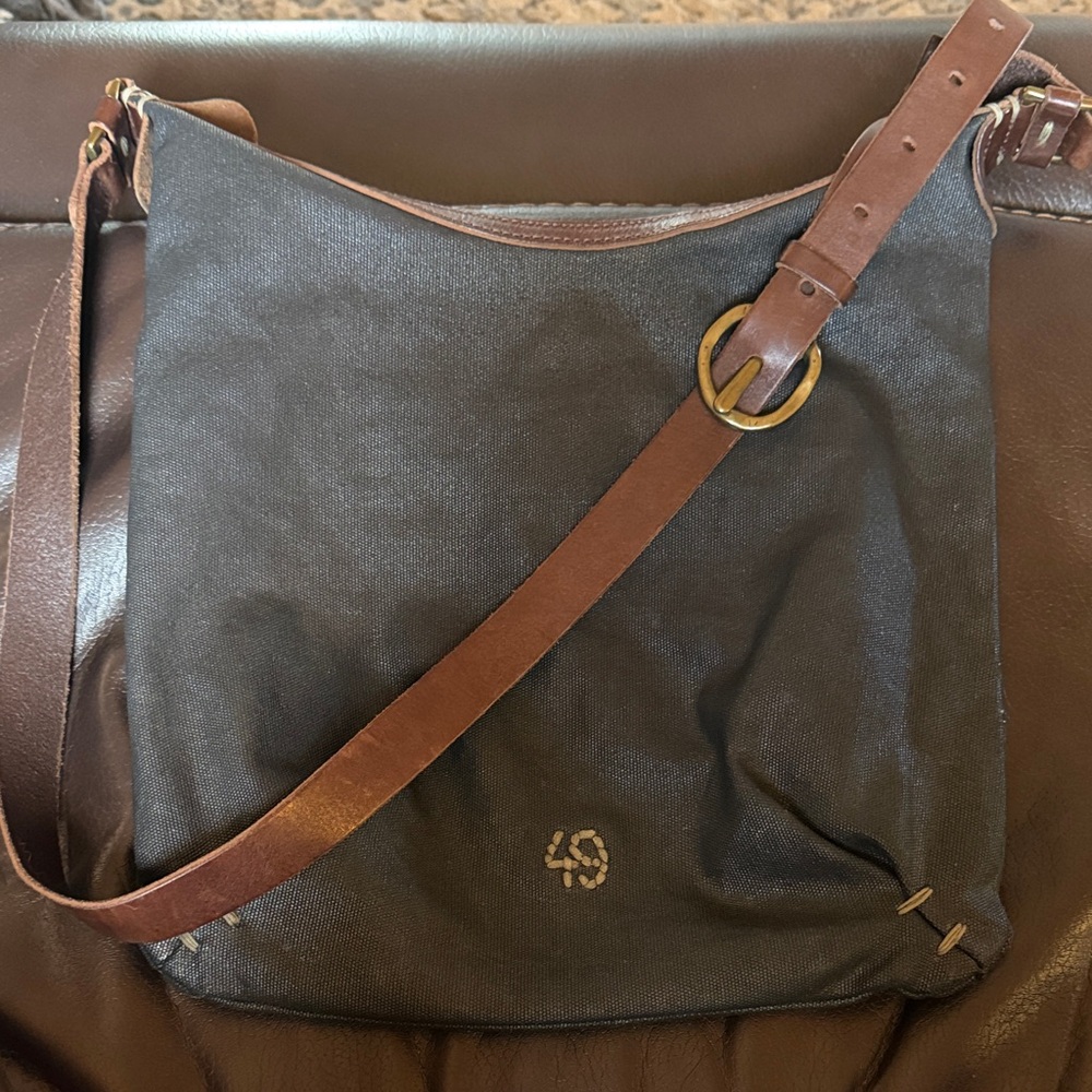 Leather-Trim Navy Crossbody Bag – 49 Square Miles